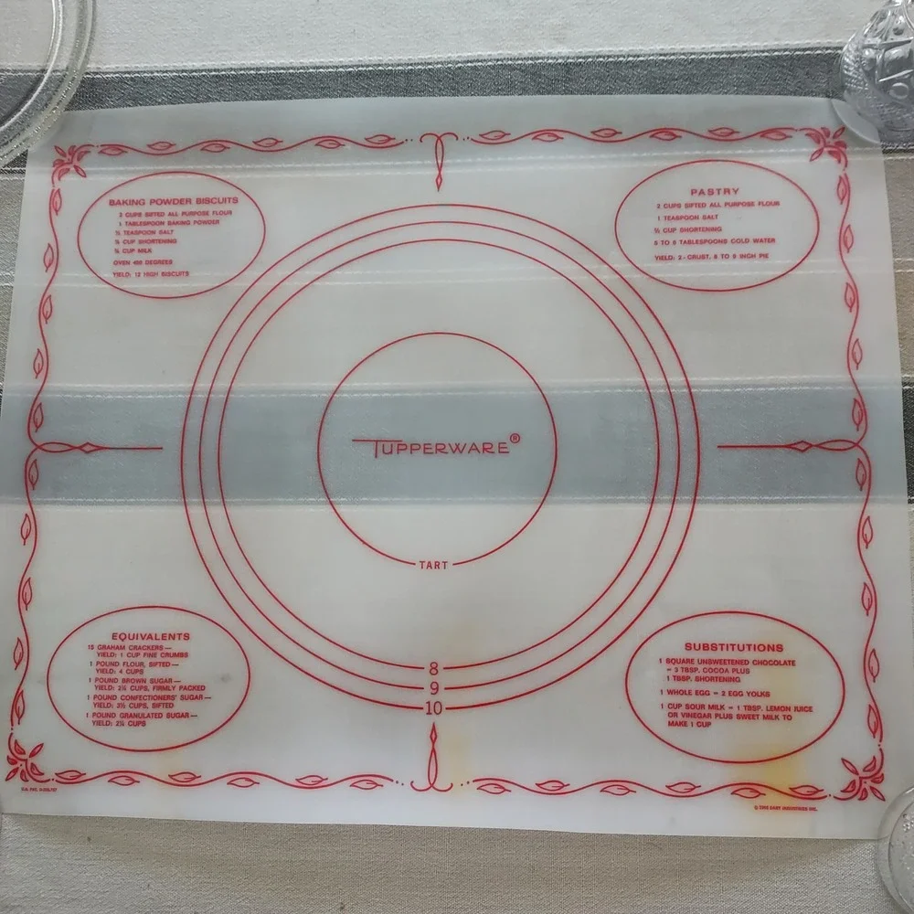 Vintage 1965 Tupperware Pastry Mat Rolling Pie Crust Pizza Dough Tart Baking
